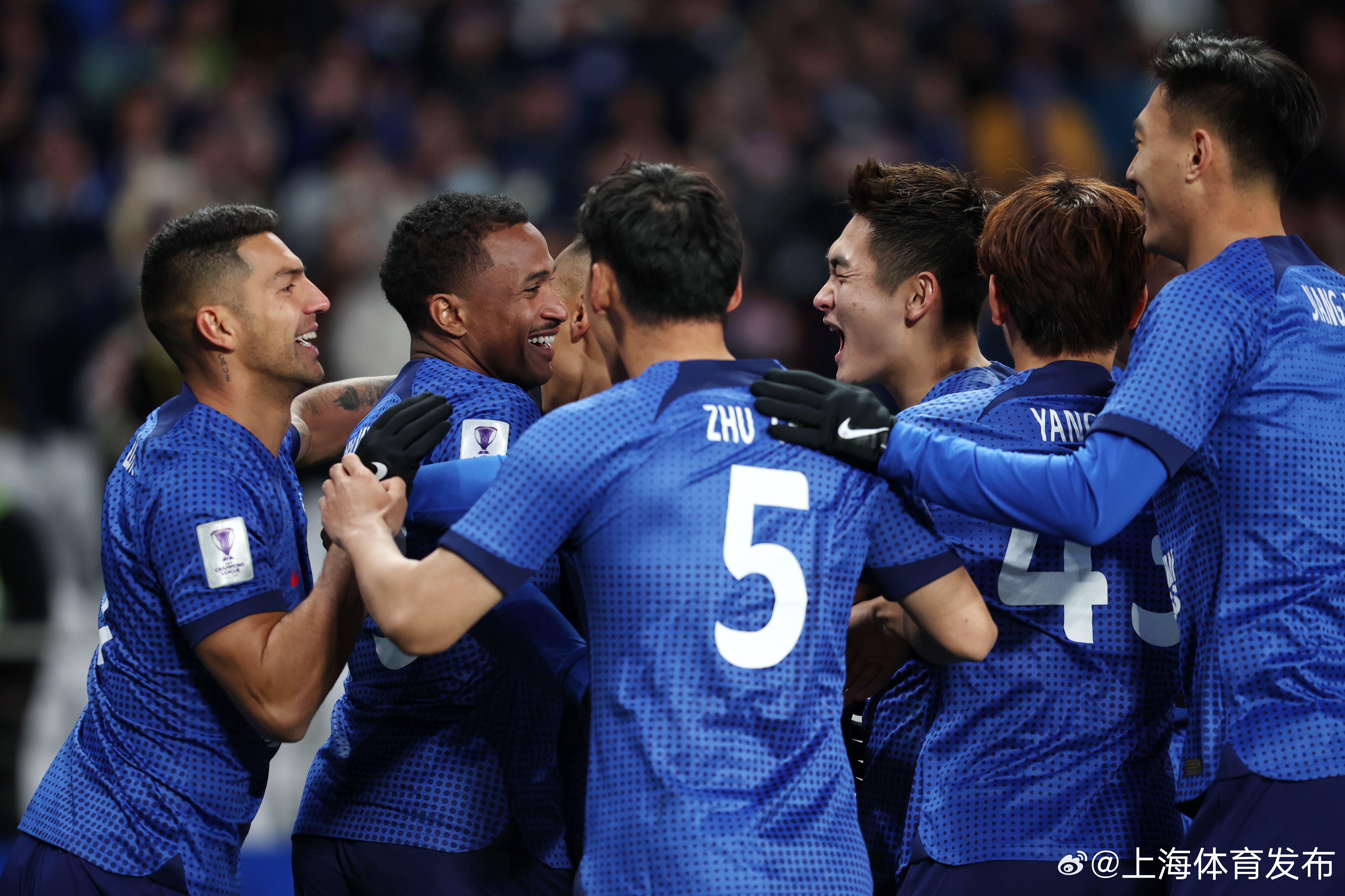 星空电竞官网 -集结日亚冠焦点战；费耶诺德豪取连胜；媒体盛赞；更衣室氛围转暖 