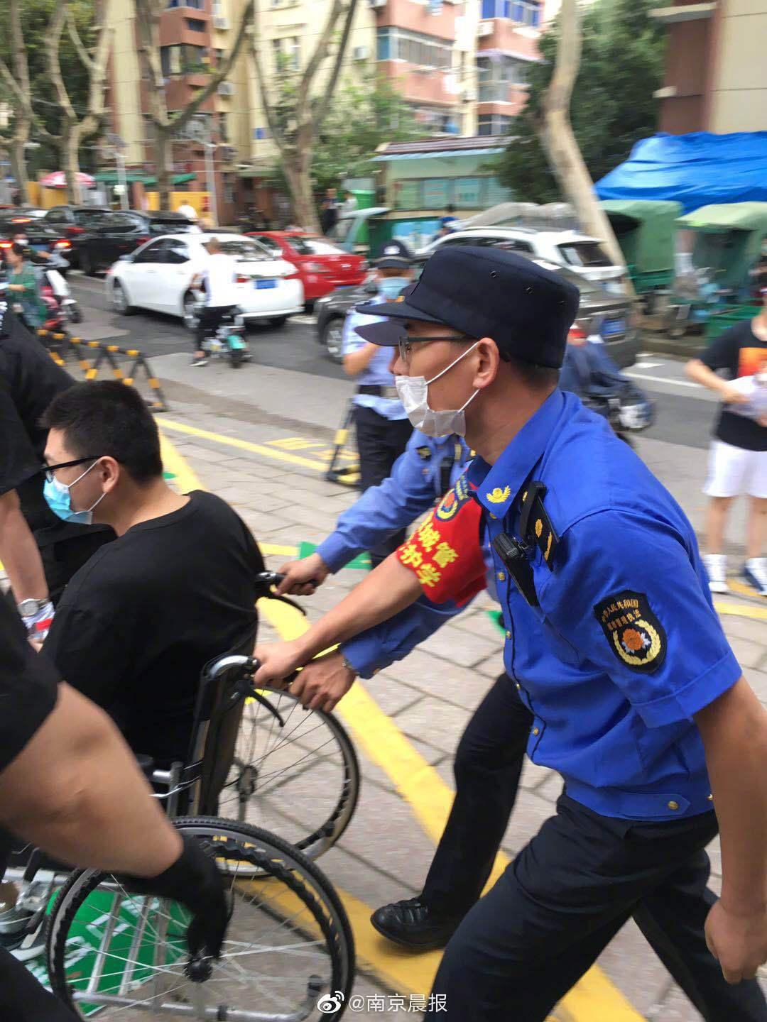 星空体育娱乐 -窗口期全明星赛传出新动向，本菲卡伤情更新，管理层表态——引发热议，临场指挥获称赞的简单介绍